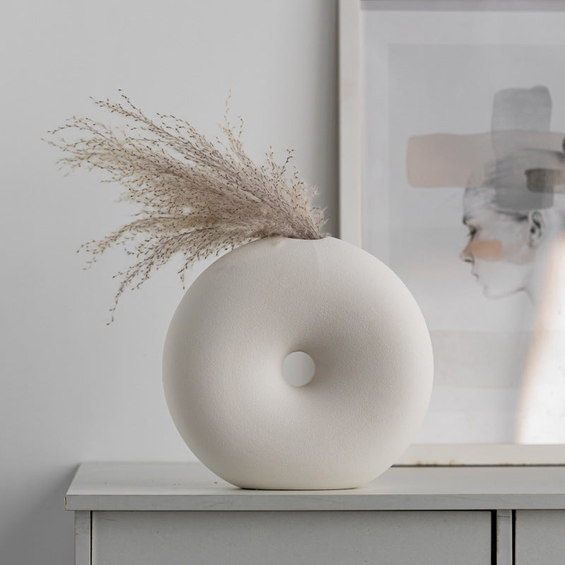 Modern Minimalist Ceramic High-End Bookshelf White Frosted Art Flower Arrangement Soft Vase Ins Decoration